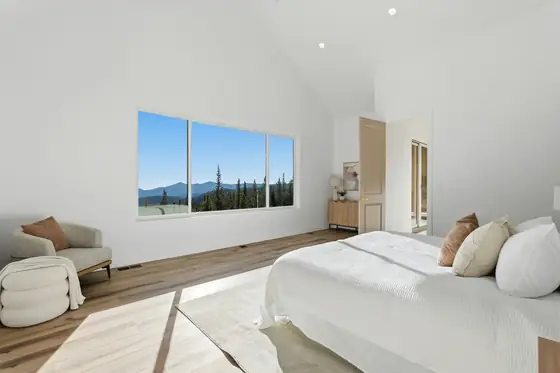 Home staged by StagingEstate at 185 Hillside Rd
