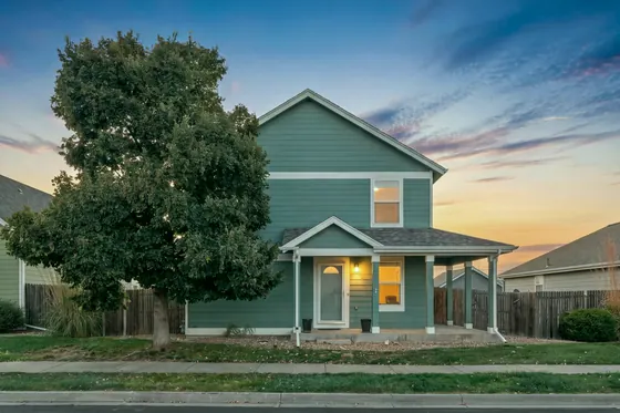 Home staged by StagingEstate at 2785 Quarterland St