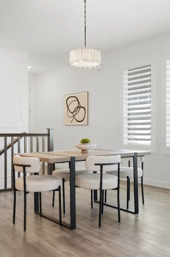 Home staged by StagingEstate at 521 Felicity loop