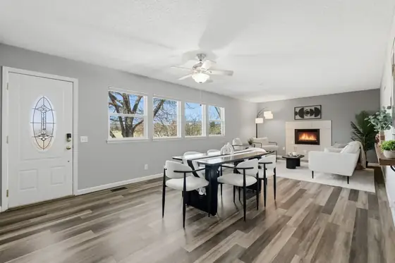 Home staged by StagingEstate at 567 S Flower St